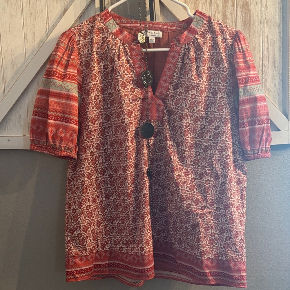 Current Air Red Patterned Blouse with long necklace bundle